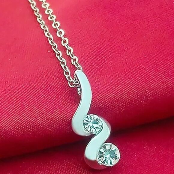 Ladies Gorgeous Platinum Necklace - Picture 1 of 5